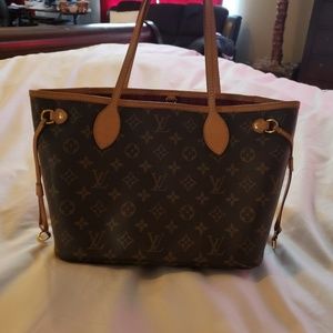 Authentic Louis Vuitton Neverfull PM